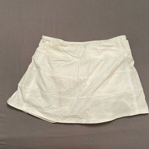 Lululemon white skirt size 6